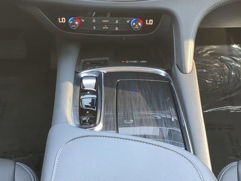 Used 2022 Buick Enclave Essence w/ Experience Buick Package image 19