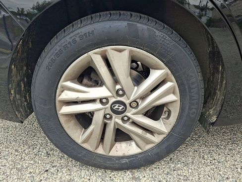 Used 2020 Hyundai Elantra SEL FWD image 11