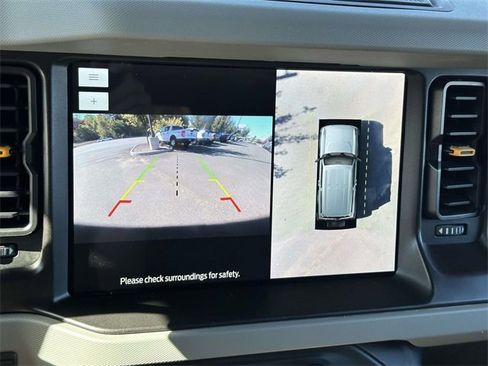 Used 2023 Ford Bronco Badlands image 10