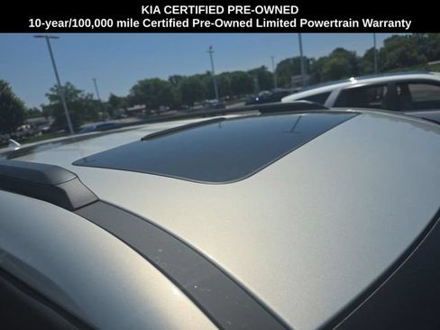 Used 2025 Kia Carnival SX Prestige FWD image 5