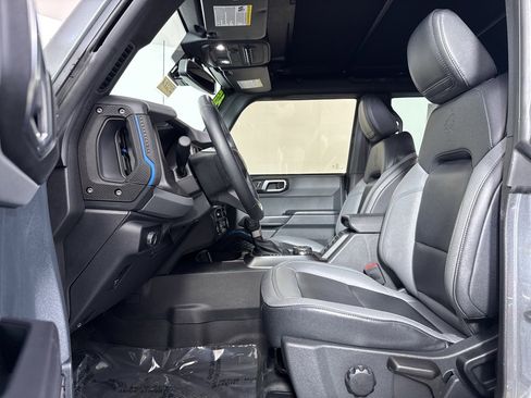 Used 2024 Ford Bronco Black Diamond image 6