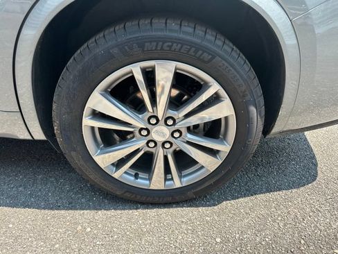 Used 2023 Cadillac XT6 Premium Luxury FWD image 8