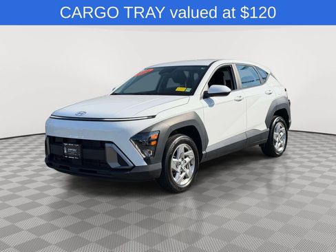 Used 2024 Hyundai Kona SE AWD/4WD image 3