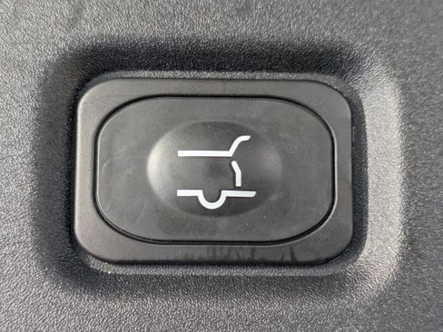 Used 2025 Ford Expedition Active RWD image 17