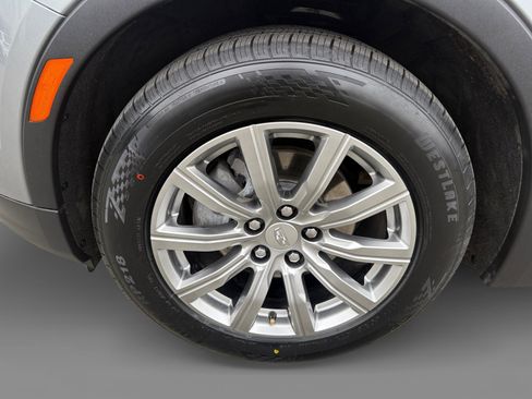 Used 2023 Cadillac XT4 Premium Luxury image 9