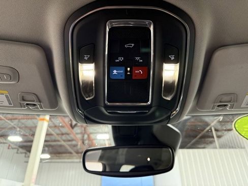 Used 2023 Jeep Grand Cherokee Limited image 26