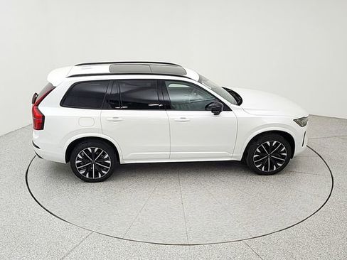New 2026 Volvo XC90 T8 Ultra w/ Lounge Package image 16