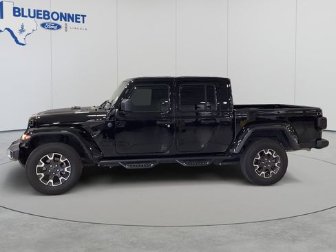 Used 2025 Jeep Gladiator Sport w/ Premium Package AWD/4WD image 8