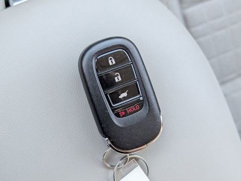 Used 2025 Honda HR-V LX image 25