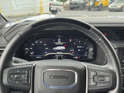 Used 2024 GMC Yukon Denali Ultimate AWD/4WD image 14