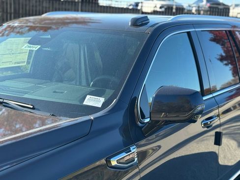 New 2026 GMC Yukon Elevation image 10