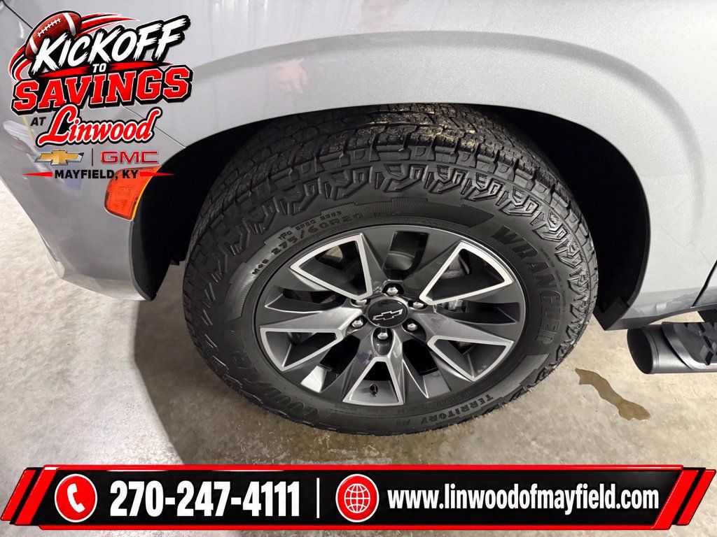 Used 2024 Chevrolet Tahoe Z71 w/ Z71 Off-Road Package AWD/4WD image 9