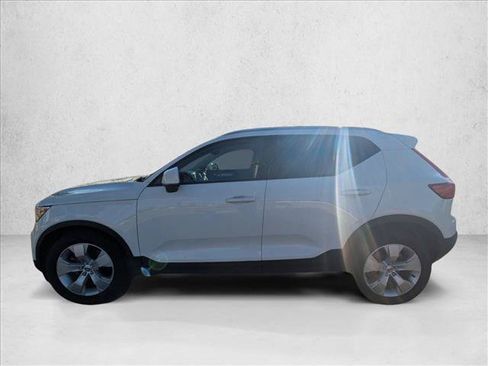Used 2019 Volvo XC40 T5 Momentum AWD/4WD image 9