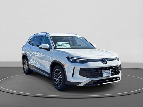 New 2026 Volkswagen Tiguan S image 1