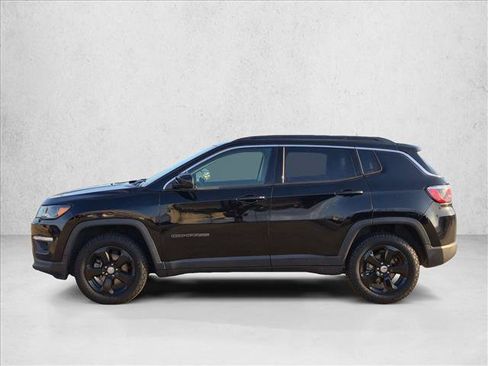 Used 2018 Jeep Compass Latitude w/ Popular Equipment Group AWD/4WD image 8