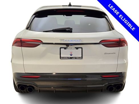Used 2025 Maserati Grecale Modena image 10