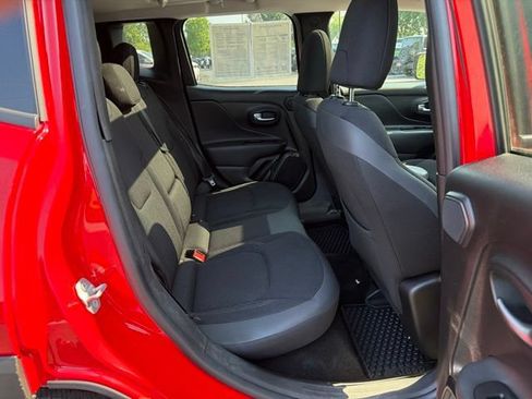 Used 2022 Jeep Renegade Latitude w/ Sun/Sound Group AWD/4WD image 13