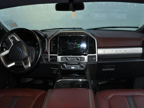 Used 2022 Ford F350 Platinum w/ FX4 Off-Road Package image 17