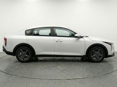 Used 2025 Kia K4 FWD image 11
