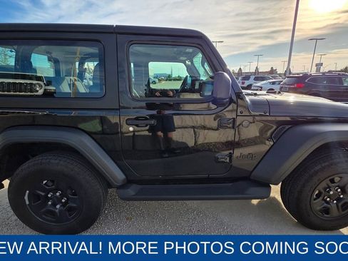 Used 2025 Jeep Wrangler Sport image 6