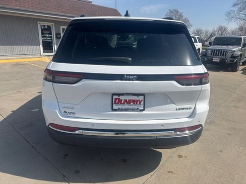 Used 2023 Jeep Grand Cherokee Limited image 4