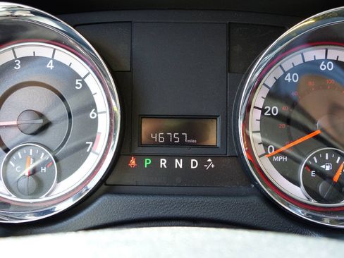 Used 2019 Dodge Grand Caravan SE FWD image 27