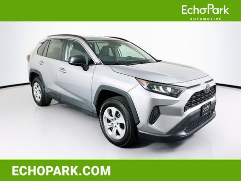 Used 2020 Toyota RAV4 LE image 1