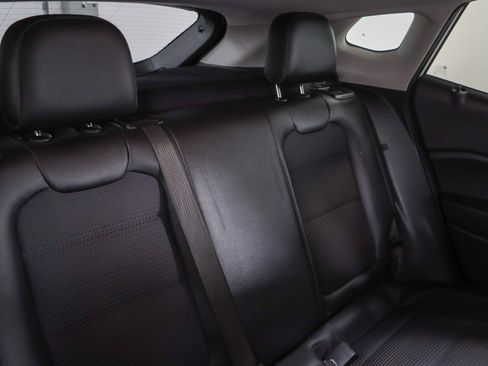 Used 2024 Chevrolet Trax LT w/ Sunroof Package FWD image 27