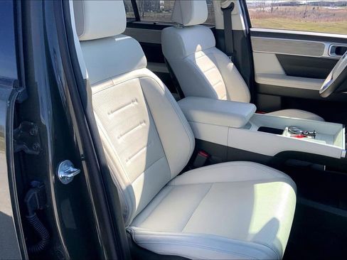 Used 2025 Hyundai Santa Fe Calligraphy image 22