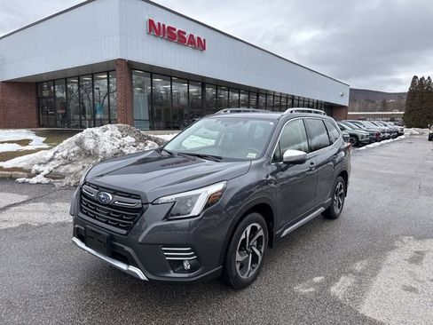 Used 2024 Subaru Forester Touring AWD/4WD image 2