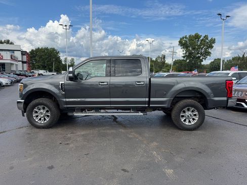 Used 2018 Ford F250 XLT w/ XLT Premium Package AWD/4WD image 2