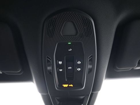 Certified 2026 Porsche Cayenne AWD/4WD image 30