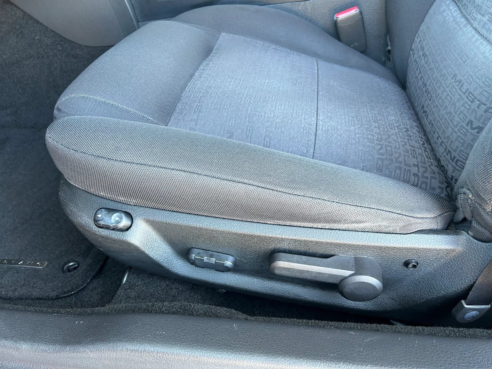 Used 2006 Ford Mustang Coupe RWD image 26