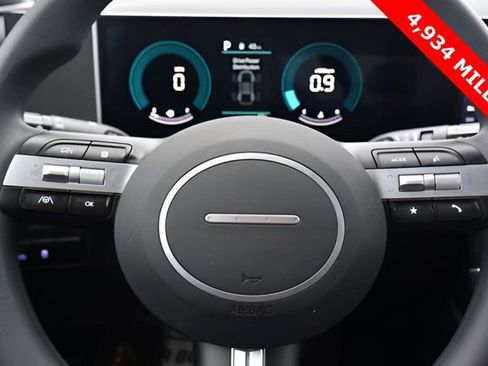 Used 2025 Hyundai Santa Cruz SE image 18