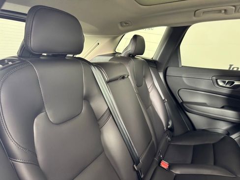 Used 2024 Volvo XC60 B5 Core image 29