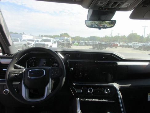 New 2026 GMC Sierra 2500 Denali w/ Denali Reserve Package image 17