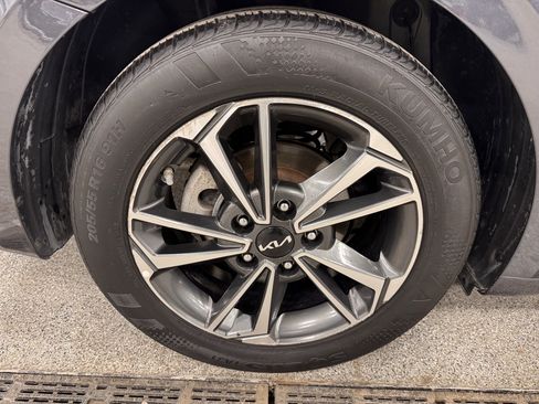 Certified 2023 Kia Forte LXS w/ LXS Technology Package image 28