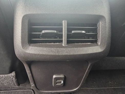 Used 2024 Chevrolet Equinox Premier FWD image 19
