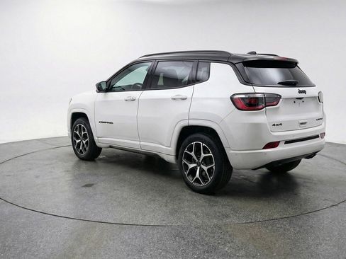 Used 2025 Jeep Compass Limited image 6