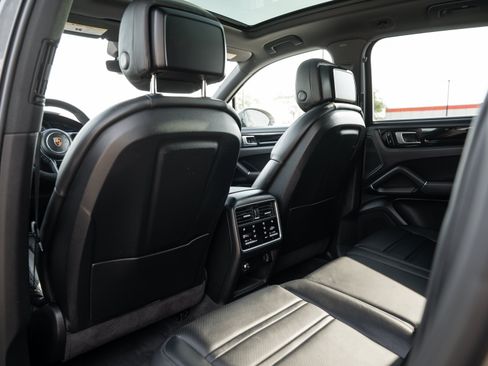 Used 2019 Porsche Cayenne S AWD/4WD image 21