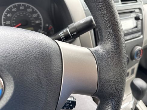 Used 2012 Toyota Corolla LE image 10