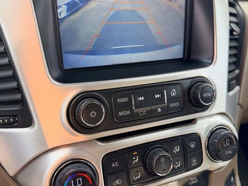 Used 2016 GMC Yukon XL SLT image 16