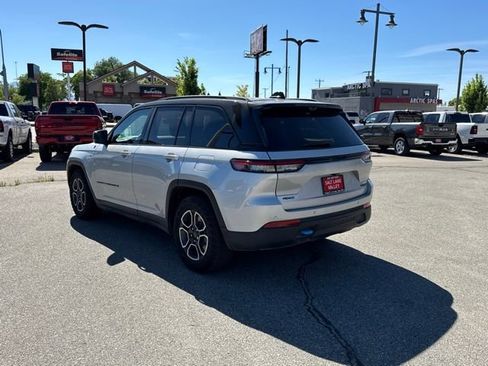 Used 2022 Jeep Grand Cherokee Trailhawk w/ Advanced Protech Group II AWD/4WD image 4