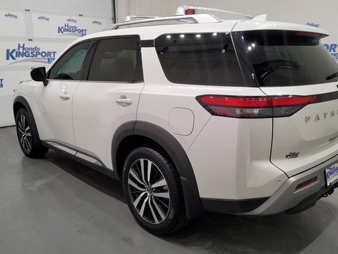 Used 2024 Nissan Pathfinder Platinum image 6