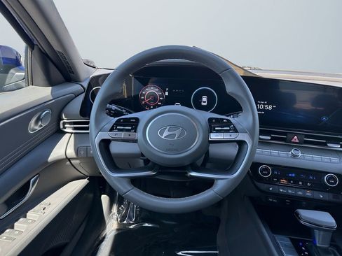 Used 2024 Hyundai Elantra SEL w/ Convenience Package FWD image 12