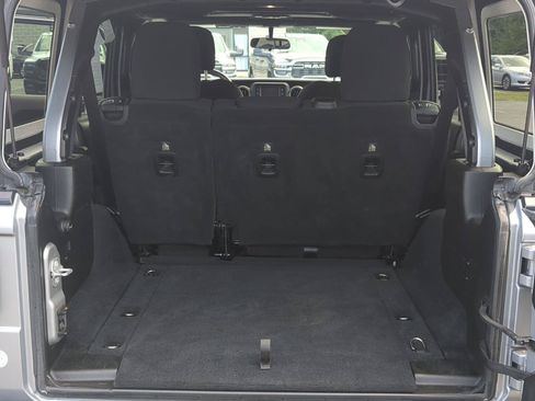 Used 2018 Jeep Wrangler Unlimited Sport S AWD/4WD image 21