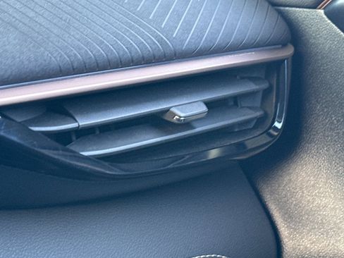 Used 2025 Buick Envision Sport Touring image 27