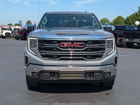Used 2025 GMC Sierra 1500 SLT w/ SLT Premium Plus Package AWD/4WD image 9
