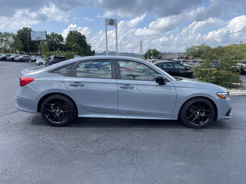 Used 2023 Honda Civic Sport image 4