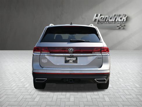 Used 2024 Volkswagen Atlas SEL image 10